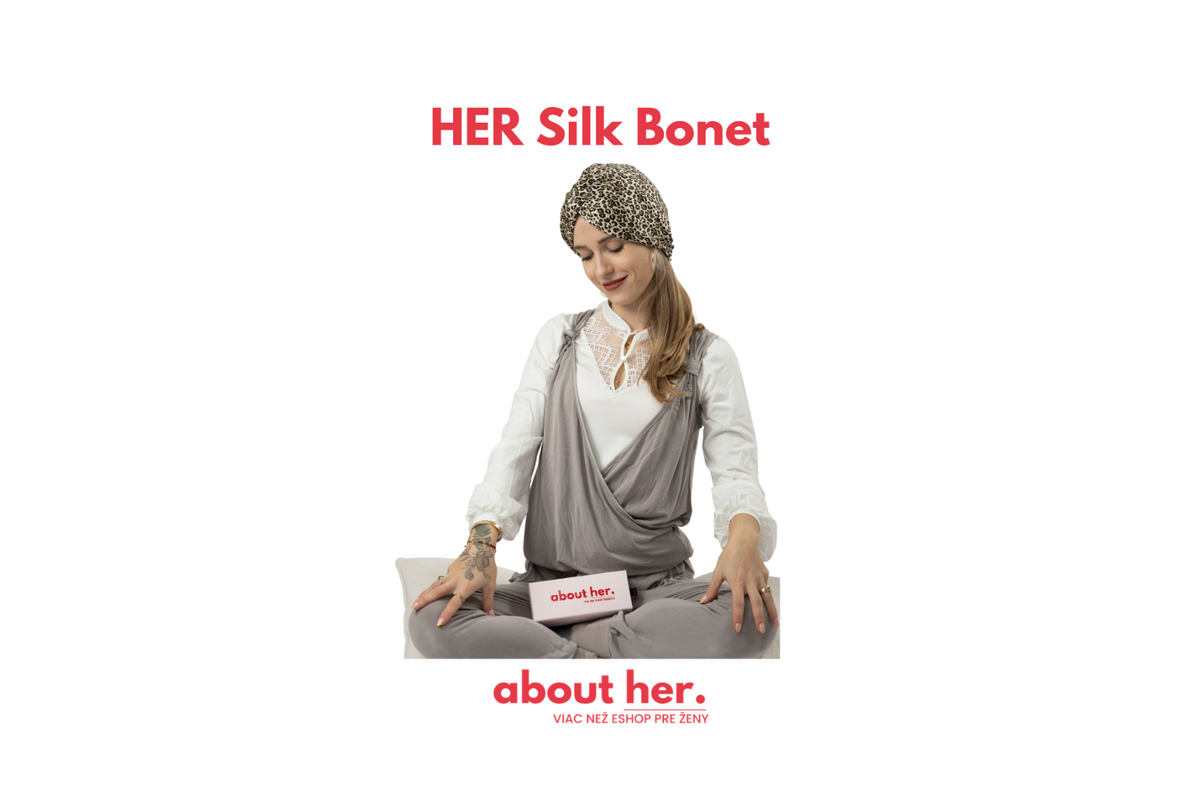 Originálny katalógový záber HER SILK BONET - Sleeping Cap od AboutHer.