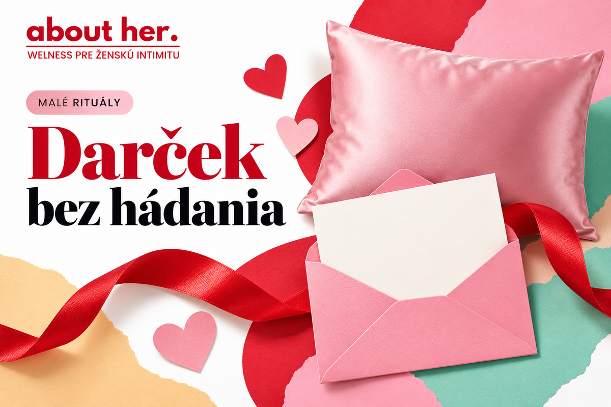 Darček bez hádania: prázdna karta v ružovej obálke, stuha a hodvábny vankúš.